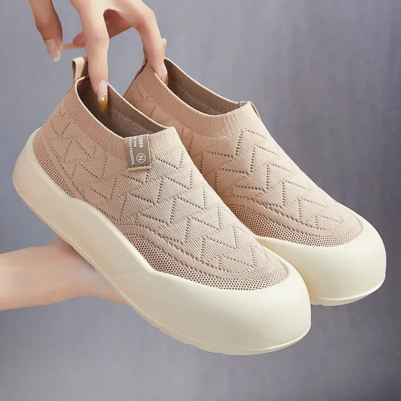Women's Comfort Mother Shoes Soft PU Sole Breathable Lightweight Casual Walking Shoes Thick Cushion Non-Slip Fashion