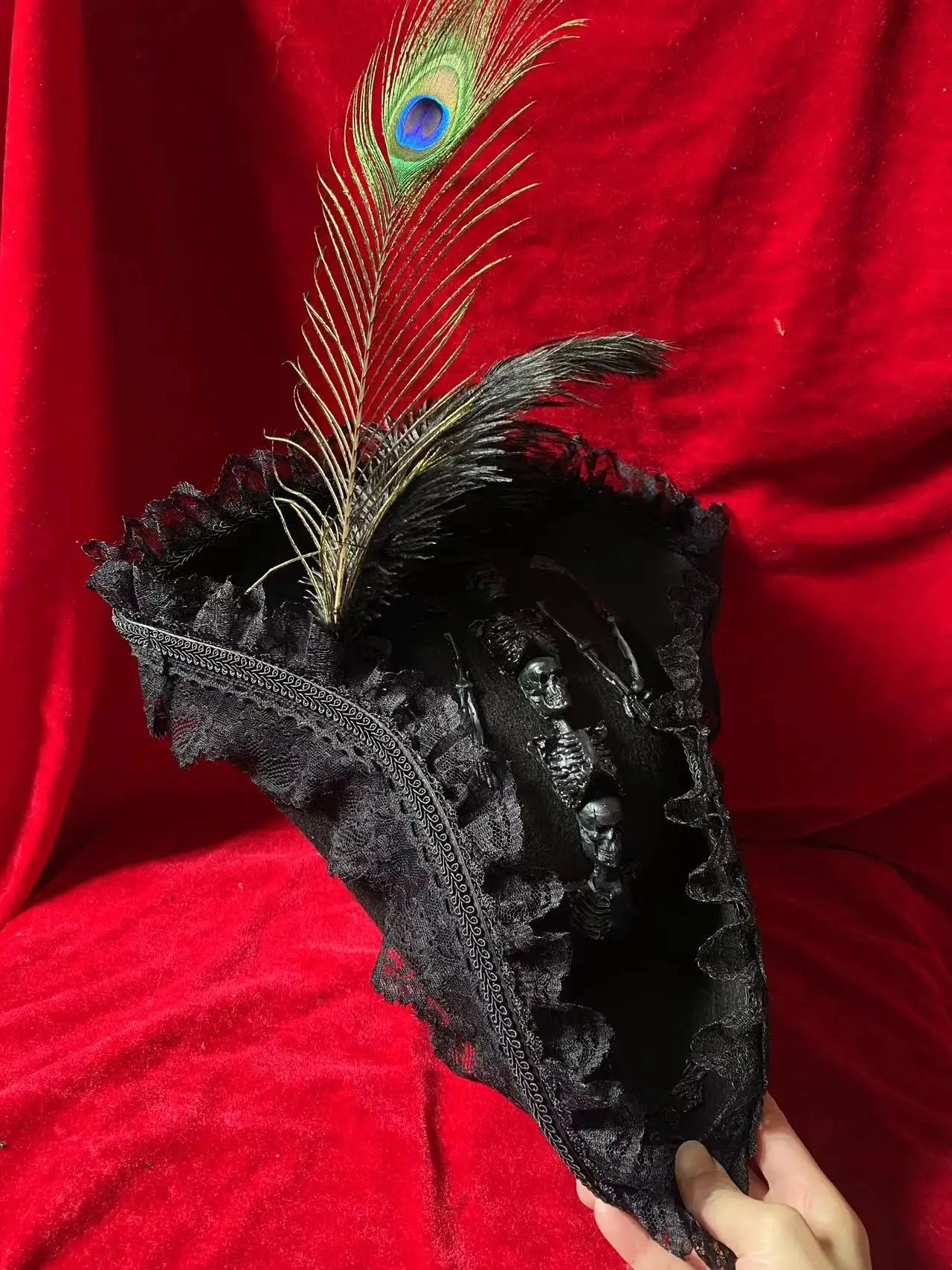 Pirate Hat Retro Gothic Countess Pearl Triangle Hat Women Halloween CosPlay Pirate Feather Hat Costume Accessories Props New