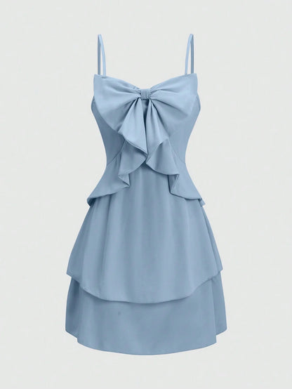 Fashionable women's waist cinched three-layer ruffle edge bow suspender dress